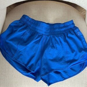Lululemon size 4 Hottie hot 2.5 Blue